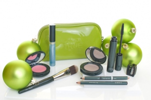Truly Glamorous Holiday Makeup Kit by beingTrue Cosmetics